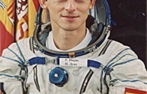 El astronauta Pedro Duque, primer doctor honoris causa de la Escuela Superior de Ingenieros Industriales de la UNED