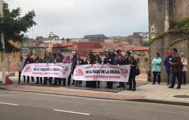 Integrantes de las Marchas por la Dignidad piden frente al Parlamento "políticas para una nueva etapa"