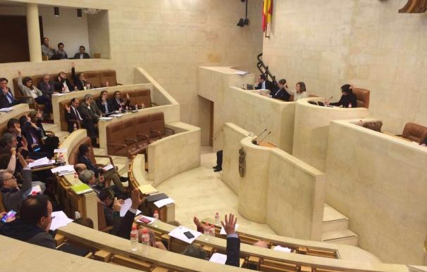 El Pleno del Parlamento debatirá sobre la sede de Reina Sofía y la propuesta del PP para municipios con PGOU anulado