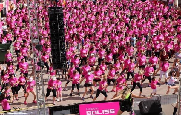 Más de 2.000 participantes cubren con una "marea rosa" las calles de Alcázar en la III Carrera de la Mujer