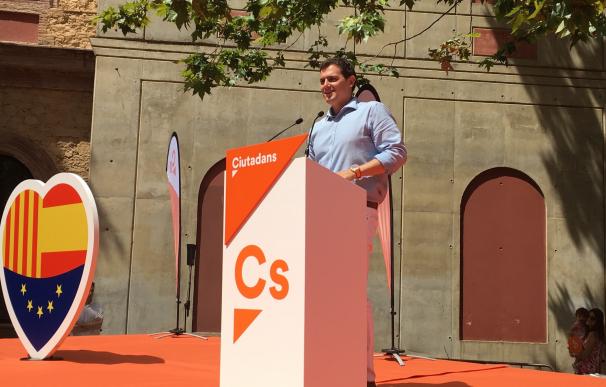 Rivera pide elecciones en Cataluña para dar "una patada democrática" al independentismo