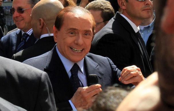 Dos chicas dan detalles del contenido sexual de las fiestas de Berlusconi