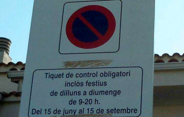 Las señales de tráfico solo en catalán hacen perder las multas a los municipios