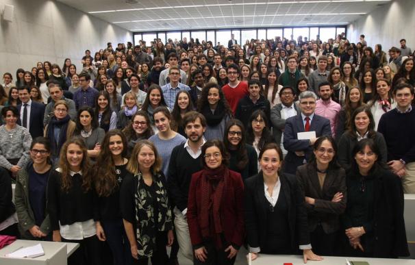 400 alumnos en una masterclass en la Universidad de Navarra con Jill Abramson, ex directora del 'New York Times'