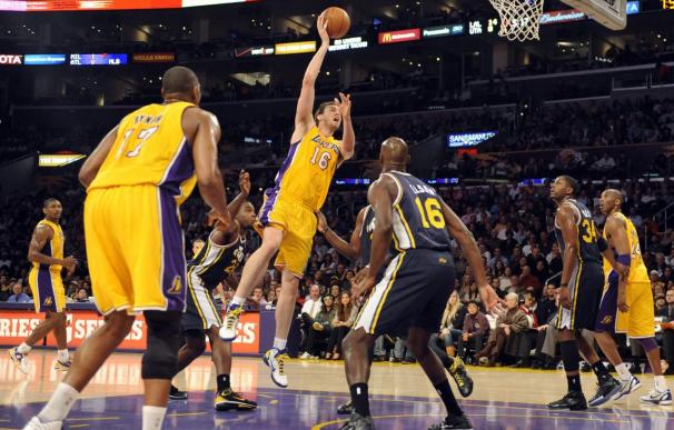 85-86. Unos Lakers pasivos e indolentes caen frente a los Jazz