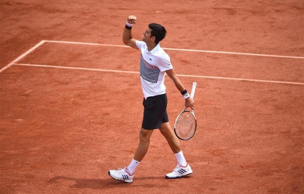 Djokovic se deshace en tres sets del portugués Sousa en la segunda ronda de Roland Garros