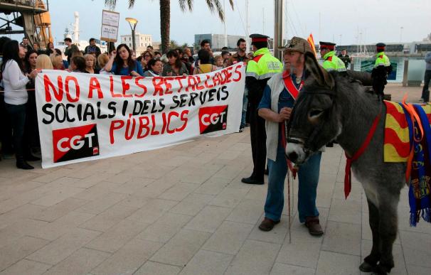 Los sindicatos convocan una concentración el 14 de abril contra el recorte sanitario en Cataluña
