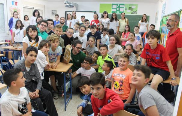 Un centenar de escolares de Mancha Real conoce la labor del Centro de Recuperación de Especies Amenazadas de Jaén