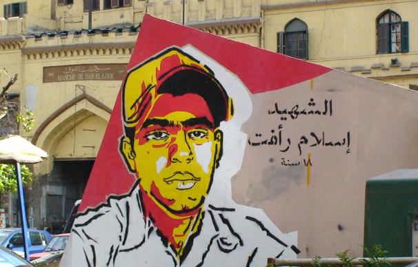 Murales de arte urbano para mantener vivo el espíritu de la revolución egipcia