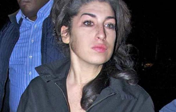 Amy Winehouse espera quedarse embarazada este año