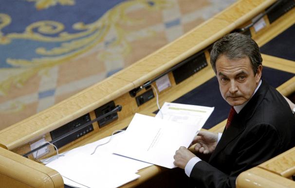 Zapatero vuelve al debate parlamentario en el pleno del Senado