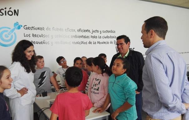 La sede del Consorcio Promedio en Badajoz abre las puertas de la ciencia a escolares del colegio de Zahínos