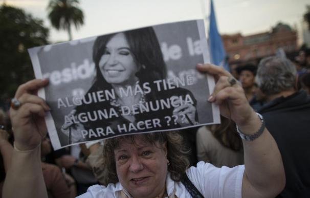 Casi 85 por ciento de argentinos cree que caso Nisman afecta a presidenta, según sondeo