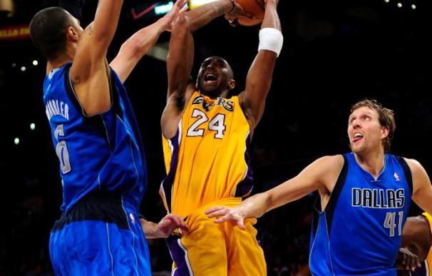 Lakers acarician el liderato en el Oeste y Bulls lo defienden en el Este