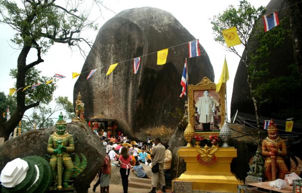 Las huellas de Buda marcan el camino a los peregrinos