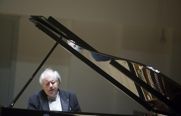 Grigory Sokolov interpreta el gran romanticismo de Schumann y Chopin en el Palau de la Música de Valencia