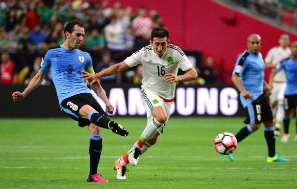 México hace valer su favoritismo en la Copa América venciendo a Uruguay