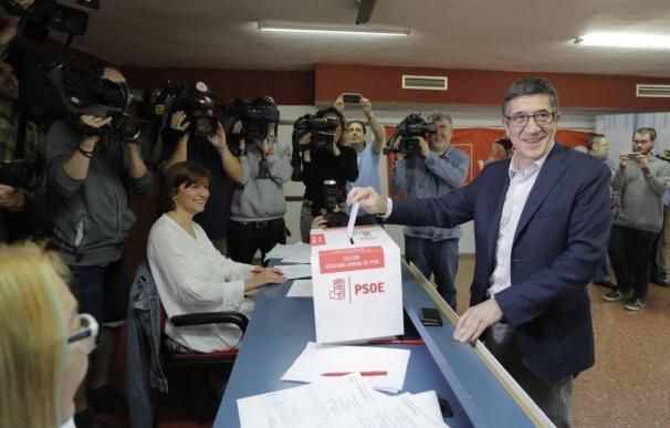 López dice que el PSOE tiene que empezar el lunes a "trabajar para la sociedad" gane quien gane hoy