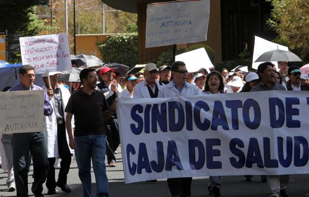 El gobierno de Morales ofrece a dos sectores un aumento salarial de 11 por ciento