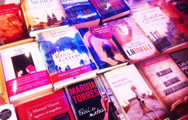 Los libros más vendidos desembarcan en el día de Sant Jordi