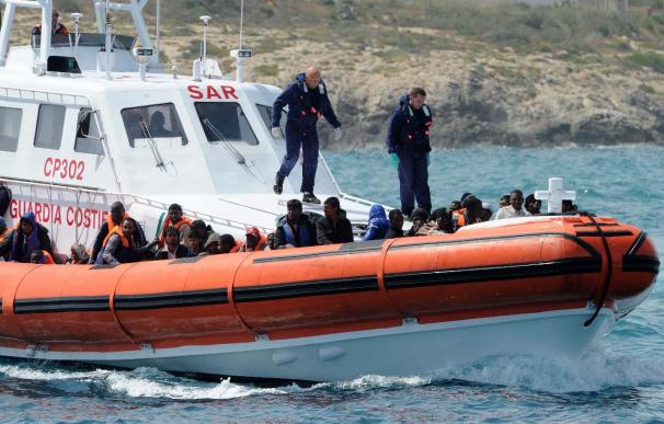 Llega a Lampedusa una embarcación con 760 inmigrantes procedentes de Libia