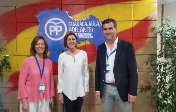 Cospedal defiende al PP como "el partido que trabaja por España" mientras el PSOE hoy está "en una lucha fratricida"
