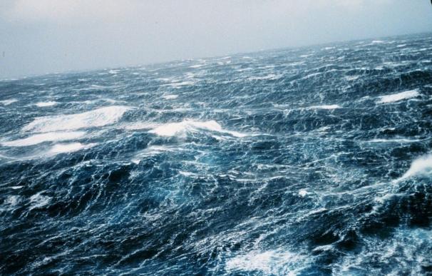 Puertos del Estado alerta a Atlántico y Cantábrico por olas de 11 metros y subidas del nivel del mar de 0,5 m