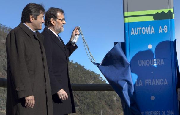 Rajoy fija su compromiso inversor en las carreteras en 2.000 millones durante 2015