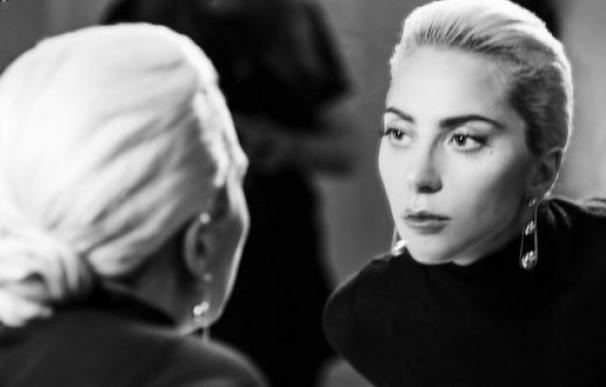 Lady Gaga, la nueva Audrey Hepburn que desayuna con diamantes
