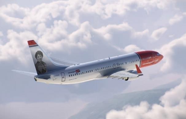 Norwegian incorpora la imagen de Rosalía de Castro a uno de los aviones de su flota