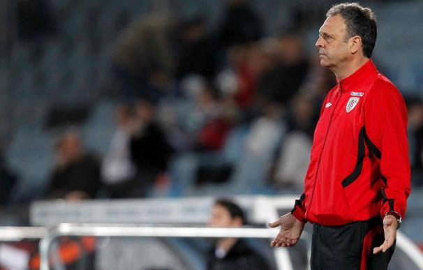Al entrenador del Athletic Caparrós le "sorprende" la situación clasificatoria del Almería