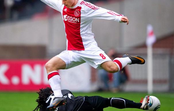 Oleguer encarrila el triunfo del Ajax, que alarga sus expectativas