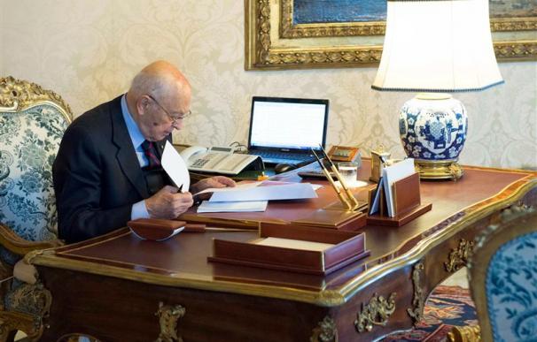 El presidente italiano disuelve el Parlamento tras la dimisión de Monti