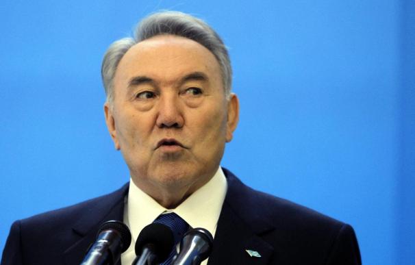 Kazajistán celebra comicios en los que el presidente se perfila como ganador