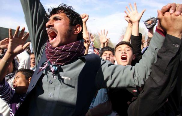 Tres muertos en el tercer día de protestas en Afganistán por la quema del Corán