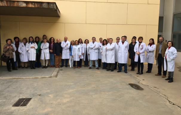 El Distrito Sanitario Córdoba condena con una concentración la agresión verbal al médico de Levante Sur
