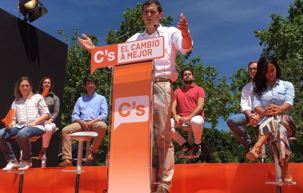 Rivera avisa de la inutilidad de votar a Rajoy, Sánchez e Iglesias por ser "incapaces de ponerse de acuerdo"