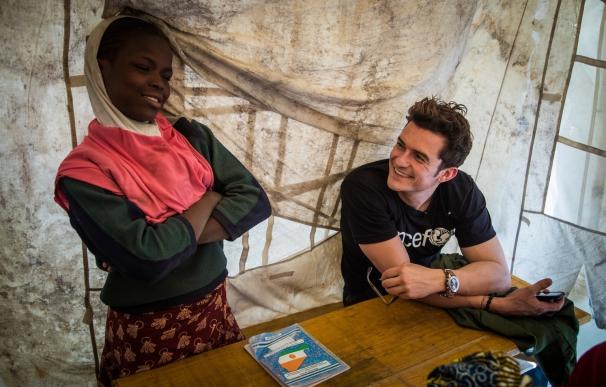 Orlando Bloom visita en Níger a víctimas de la violencia de Boko Haram: "ningún niño debería experimentar algo así"