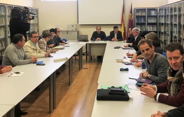 Murcia no convocará oposiciones al cuerpo de maestros en 2017 por "el retraso en la aprobación de los Presupuestos"