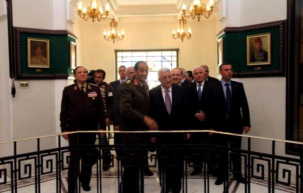 Abás trata en Egipto su iniciativa para lograr la reconciliación palestina