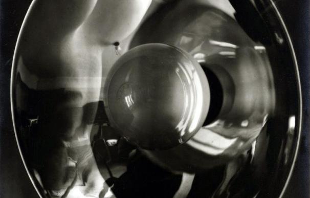 Una fotografía de Man Ray alcanza los 410.500 dólares en subasta neoyorquina