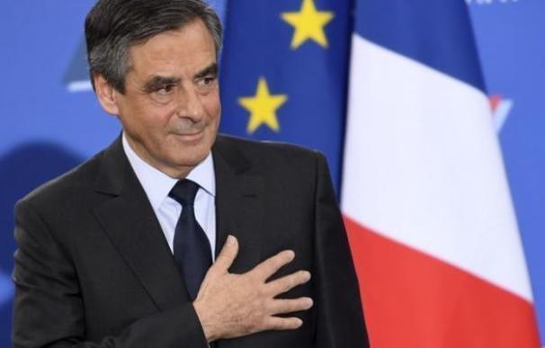 El escandalo del candidato de la derecha francesa llega a los tribunakles