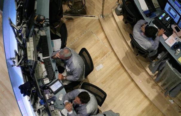 Wall Street cierra con descenso del 0,14 por ciento tras el nuevo terremoto en Japón