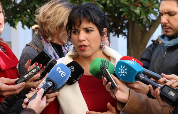 Teresa Rodríguez señala que Susana Díaz y Pedro Sánchez "cierran filas" por la "supervivencia del PSOE"