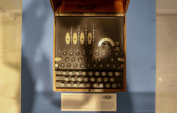 La Casa de la Ciencia acoge hasta julio una máquina Enigma que Hitler dio a Franco para encriptar mensajes