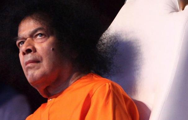 Muere el popular santón indio Sai Baba, icono del movimiento "hippie"