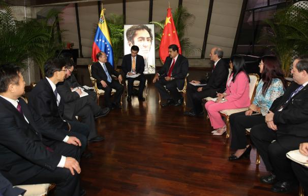 China financiará con 5.000 millones de dólares proyectos petroleros en Venezuela