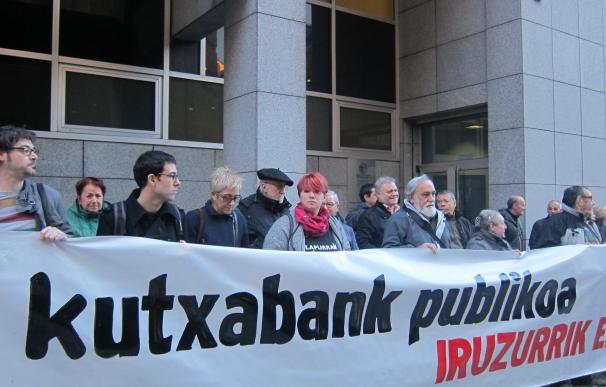 Acusación popular pide a PNV, PP y PSE ser "consecuentes cuando se demuestre el fraude" de pagos a Cabieces de Kutxabank