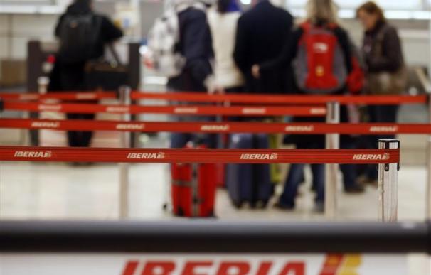 El tráfico de pasajeros aeropuertos cae un 9,7% en noviembre
