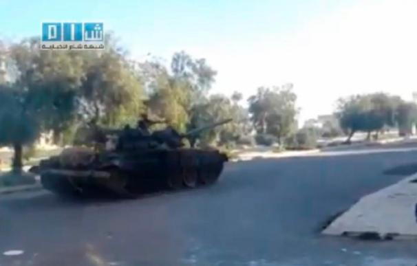 El Ejército sirio envía tanques de refuerzo a algunas ciudades para sofocar las protestas
